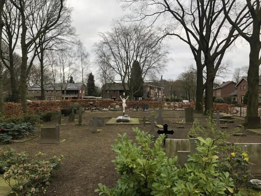 Begraafplaats Putten Crucifix