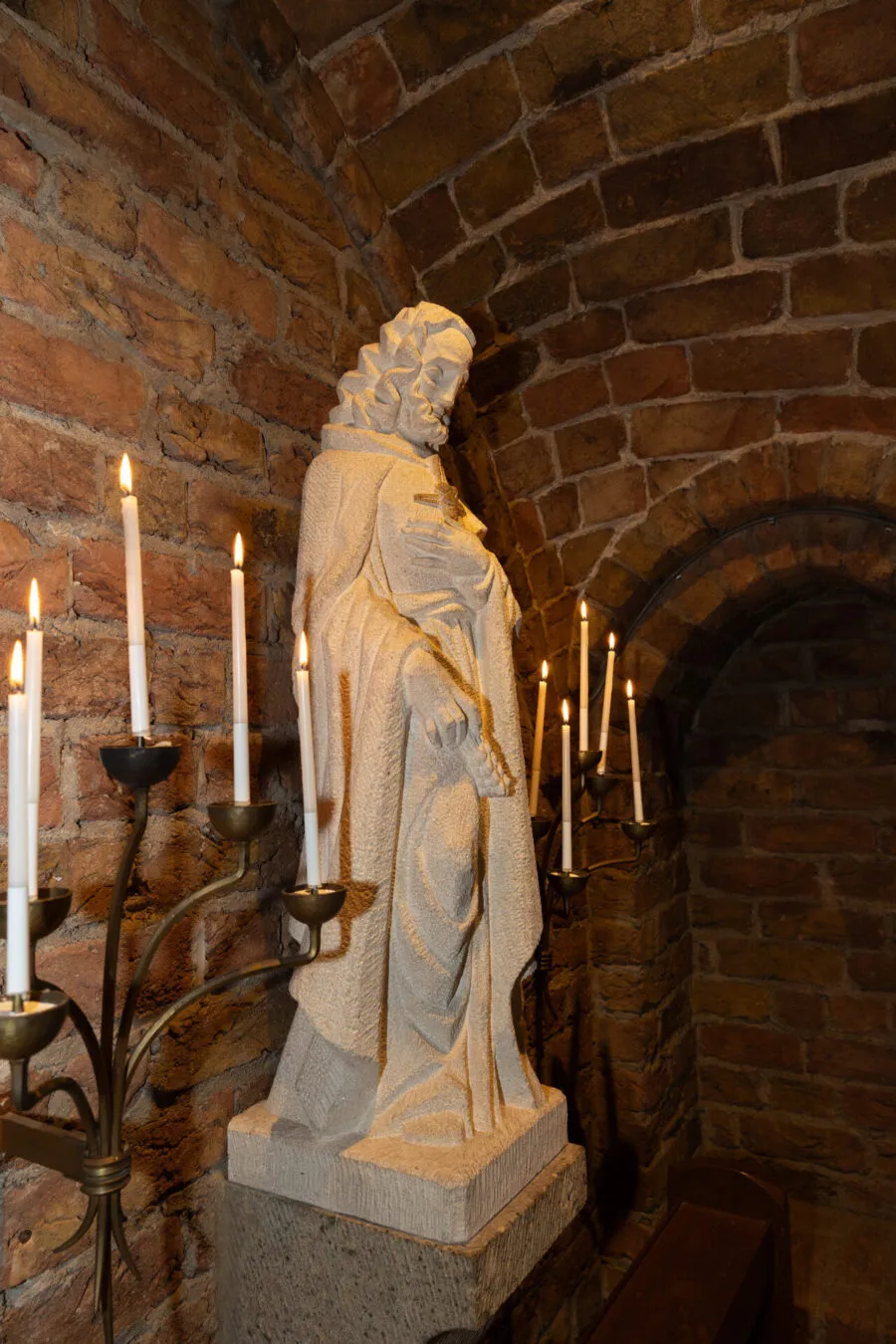 Achterveld kerkinterieur Sint Jozefkerk Foto Simone de Vette